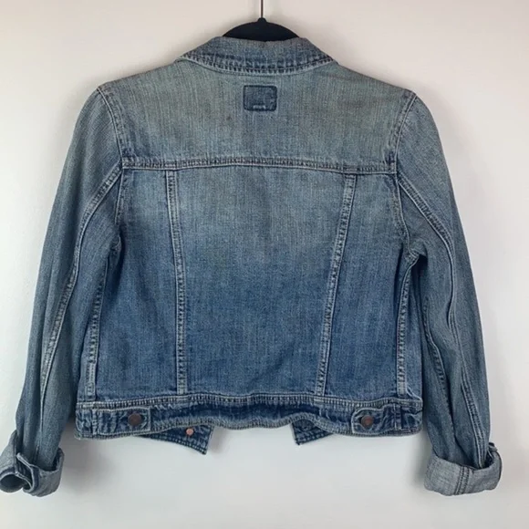 American Eagle Distressed Denim Trucker Jacket (Trucker Jacket) - Picture 5 of 8